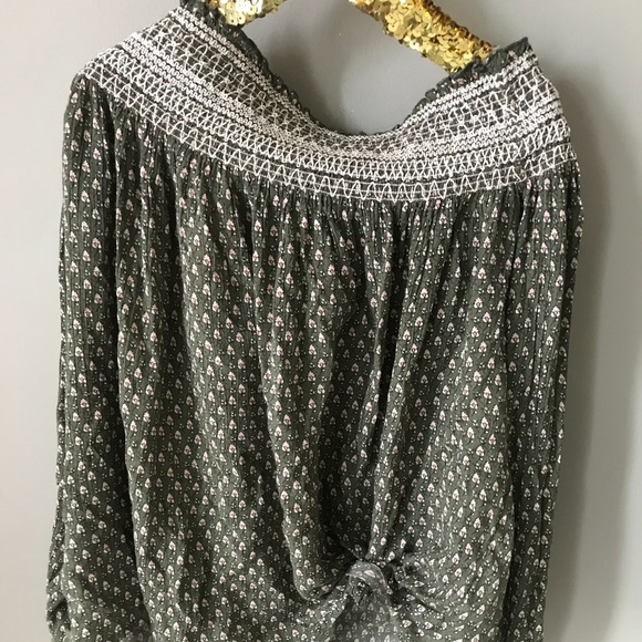 Abercrombie & Fitch Tops - Off the shoulder olive green floral top